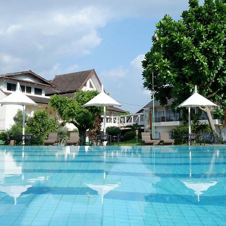 Front One Resort Magelang Exterior photo