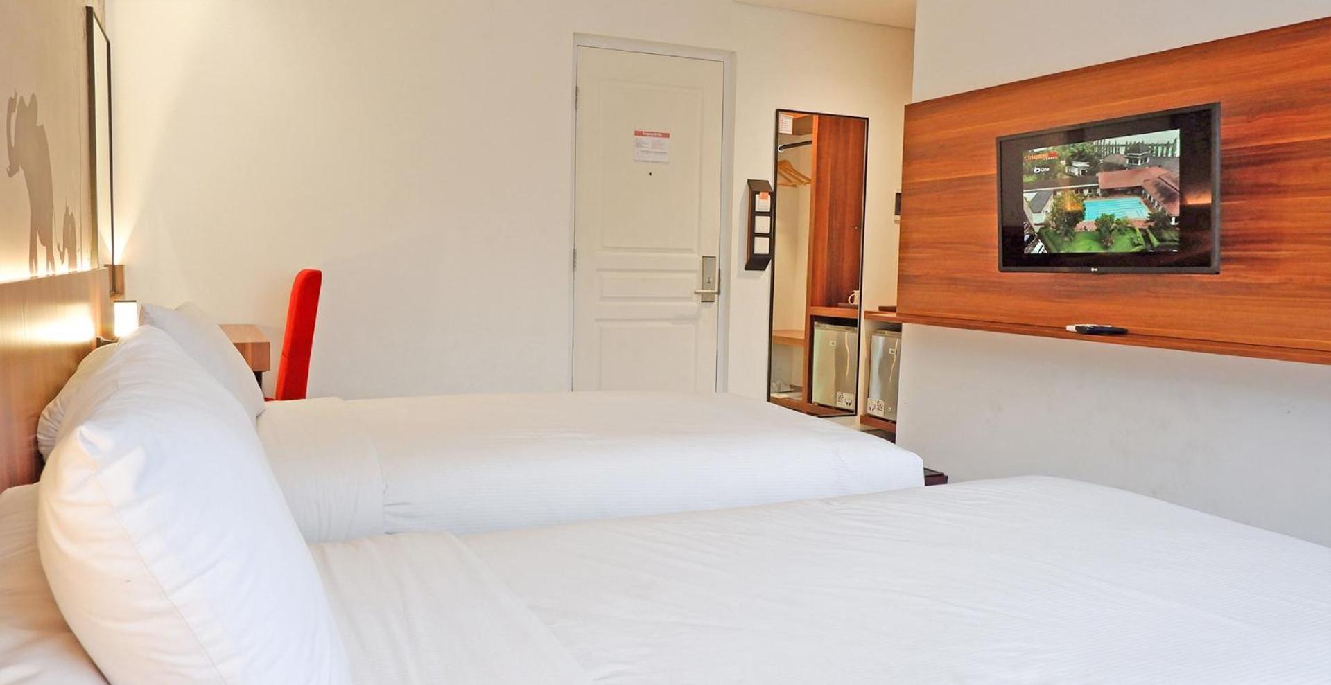 Front One Resort Magelang Exterior photo